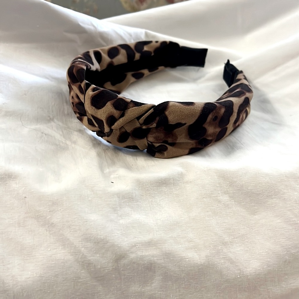Knotted Leopard Print Headband
